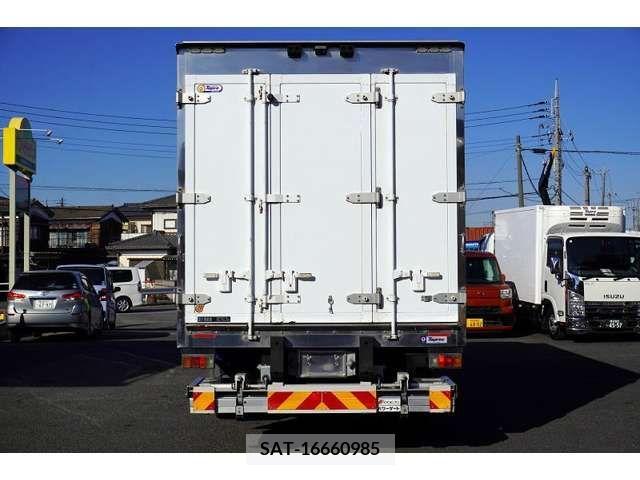 Hino DUTRO 2018-03 216028-3