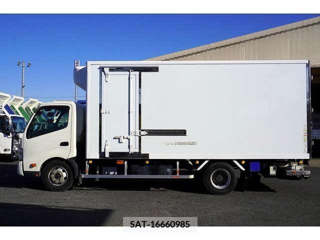 Hino DUTRO 2018-03 216028-2
