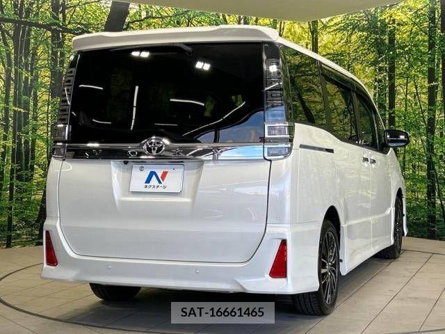 Toyota VOXY 2021-10 350783-18