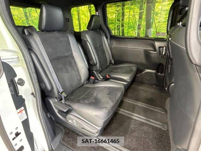 Toyota VOXY 2021-10 350783-9