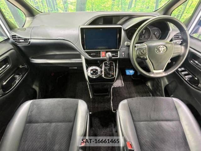 Toyota VOXY 2021-10 350783-1