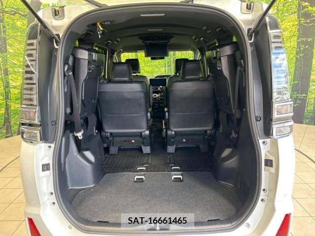 Toyota VOXY 2021-10 350783-11