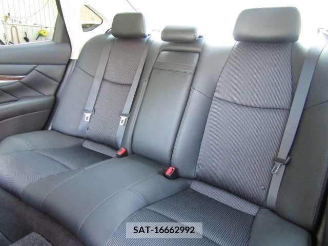 Nissan FUGA 2015-09 270723-18