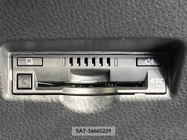 Toyota C-HR 2018-04 389953-7