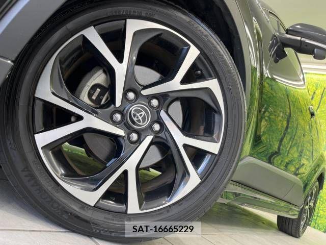 Toyota C-HR 2018-04 389953-14