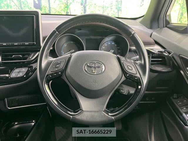 Toyota C-HR 2018-04 389953-12