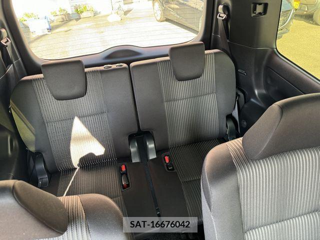Toyota VOXY 2018-01 370301-26