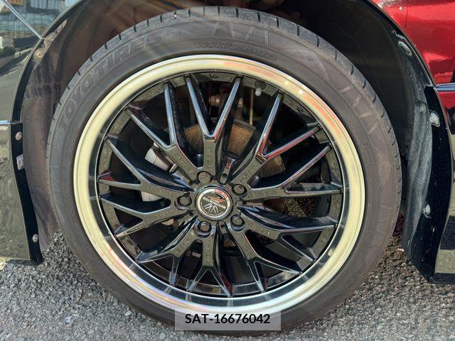 Toyota VOXY 2018-01 370301-9