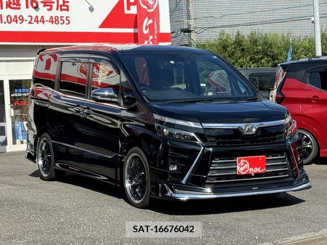 Toyota VOXY 2018-01 370301-2