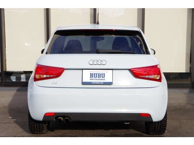 Audi A1 2011-09 2486-6