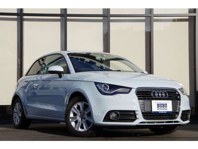Audi A1 2011-09 2486-8