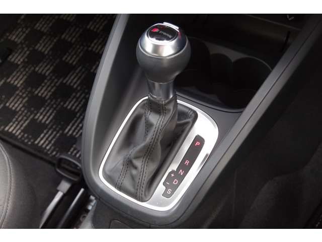 Audi A1 2011-09 2486-14