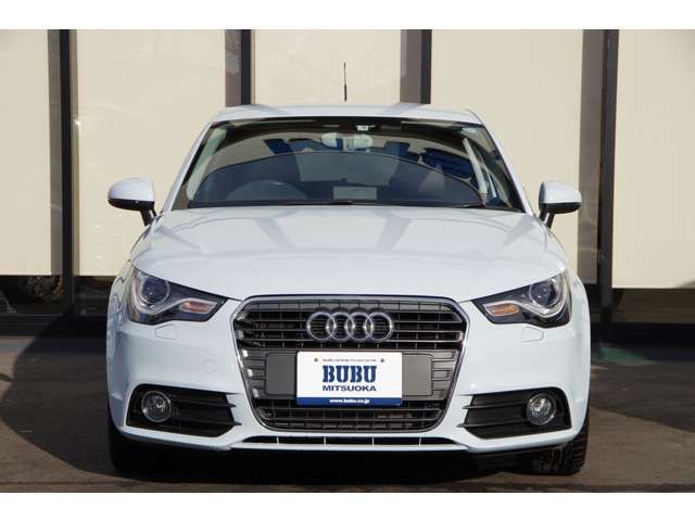 Audi A1 2011-09 2486-1