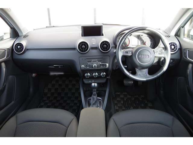 Audi A1 2011-09 2486-4