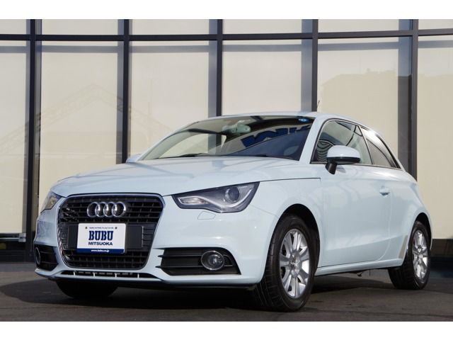 Audi A1 2011-09 2486-0