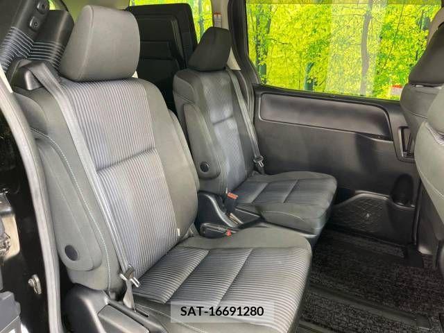 Toyota VOXY 2015-07 289112-8