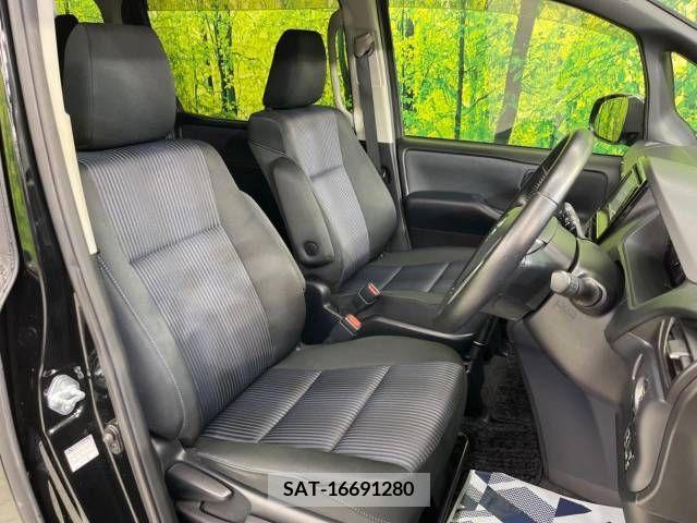 Toyota VOXY 2015-07 289112-7