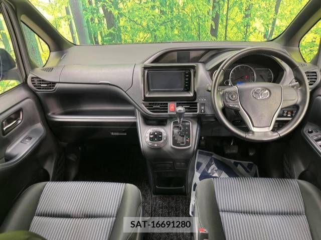 Toyota VOXY 2015-07 289112-1