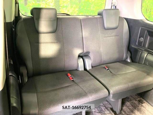 Toyota VOXY 2013-07 370380-10
