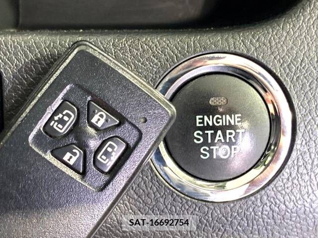 Toyota VOXY 2013-07 370380-7