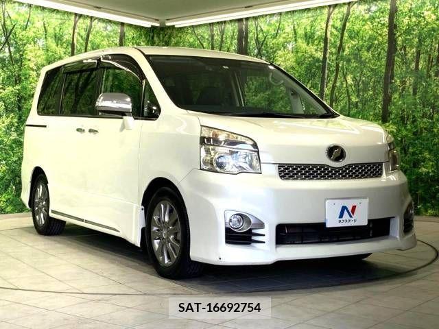 Toyota VOXY 2013-07 370380-17