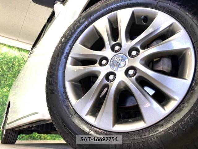 Toyota VOXY 2013-07 370380-14