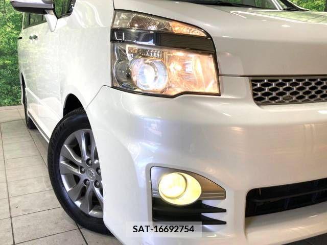 Toyota VOXY 2013-07 370380-13