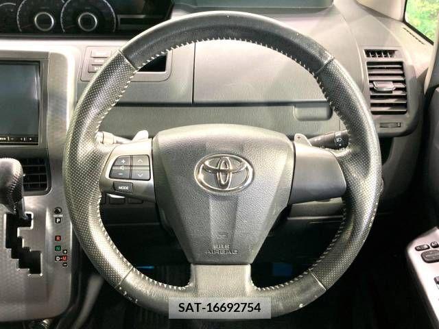 Toyota VOXY 2013-07 370380-12