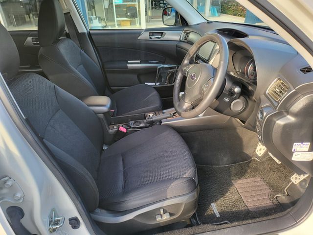 Subaru FORESTER 2010-11 187927-8
