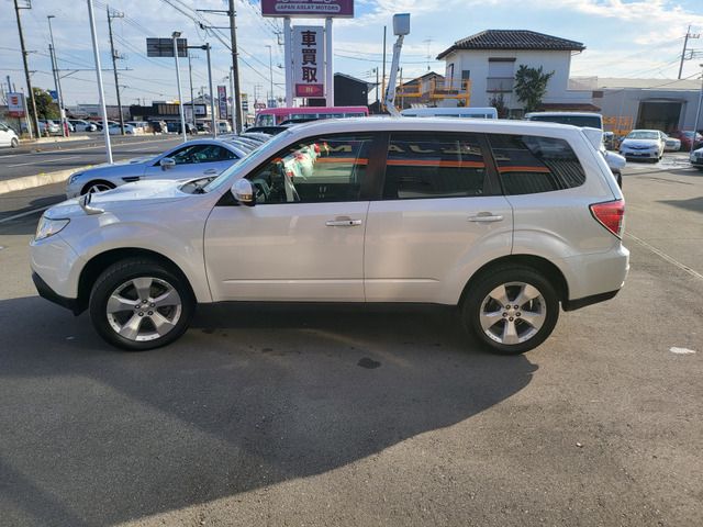Subaru FORESTER 2010-11 187927-12