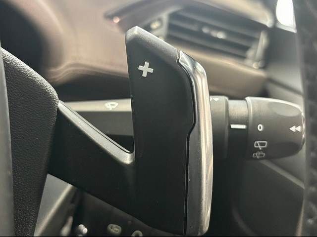 Peugeot 2008 2015-06 13677-10