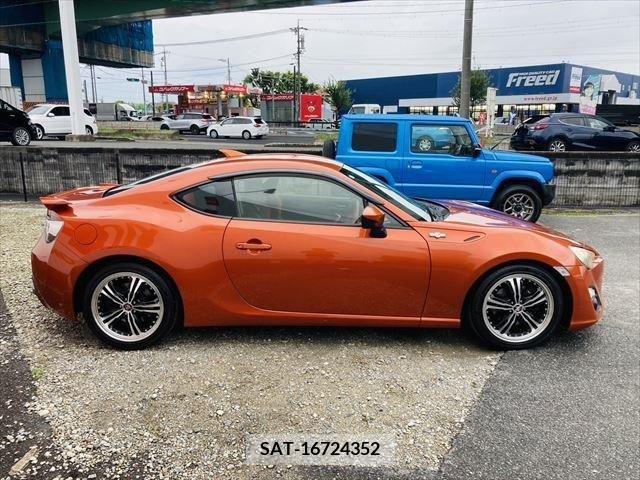 Toyota 86 2013-03 375906-3