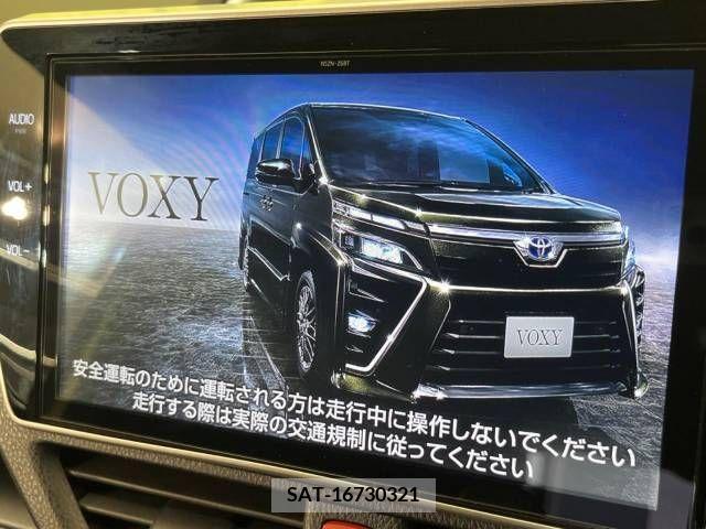 Toyota VOXY 2021-12 370299-4