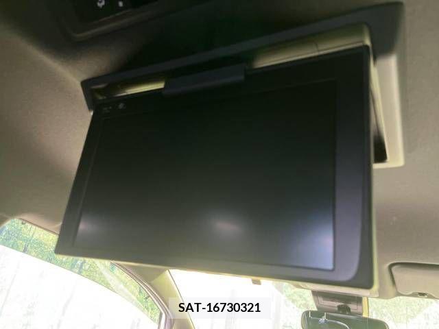 Toyota VOXY 2021-12 370299-3
