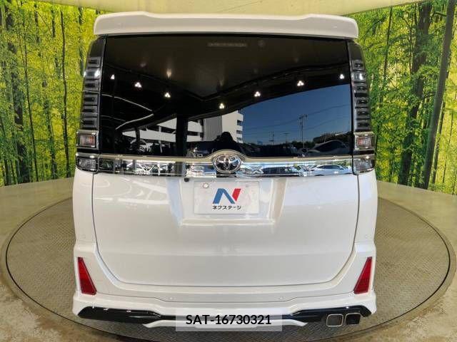 Toyota VOXY 2021-12 370299-15