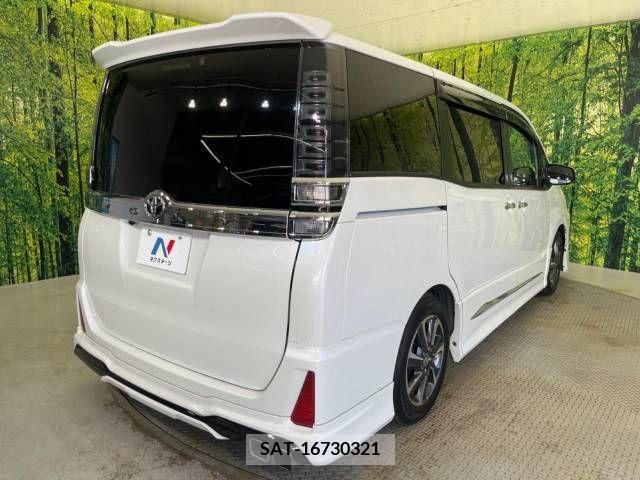 Toyota VOXY 2021-12 370299-17