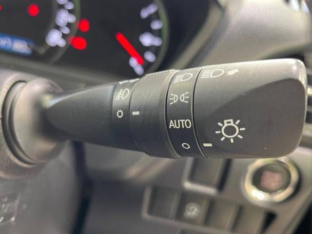 Toyota VOXY 2015-11 5488-6