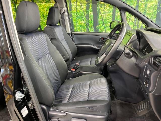 Toyota VOXY 2015-11 5488-8