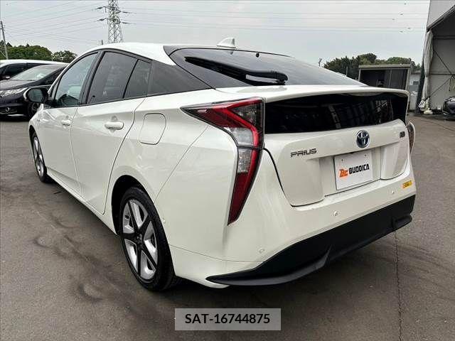 Toyota PRIUS 2015-12 373322-12