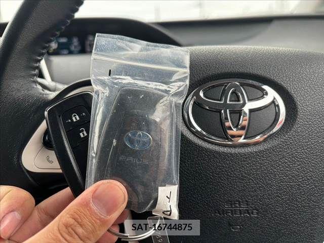 Toyota PRIUS 2015-12 373322-3