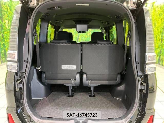 Toyota VOXY 2020-08 378253-11