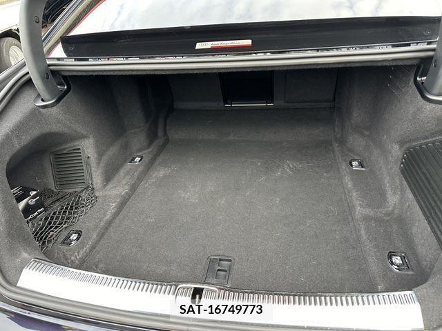 Audi A8 2022-07 261192-17