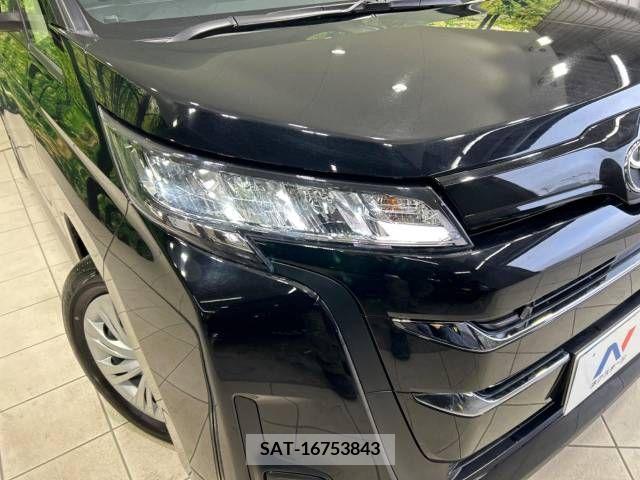 Toyota NOAH 2023-04 206852-13