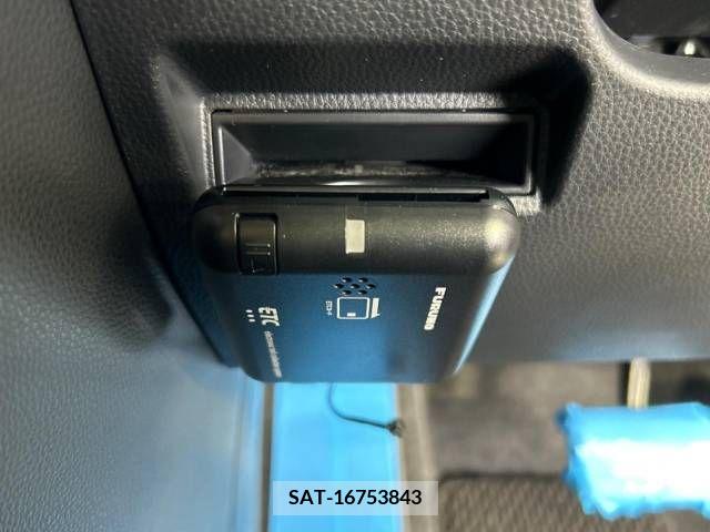 Toyota NOAH 2023-04 206852-5