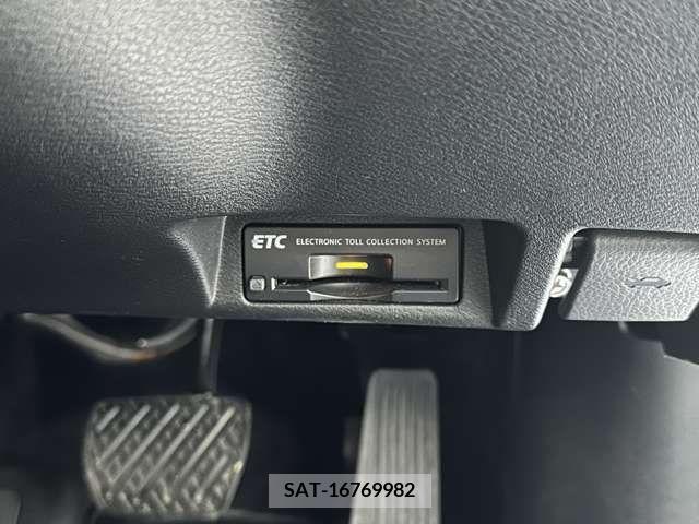 Nissan SKYLINE 2014-10 236362-18