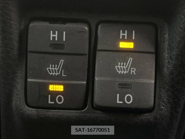 Toyota ESQUIRE 2017-04 212244-6