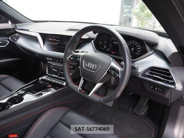 Audi E-TRON 2021-11 219699-11