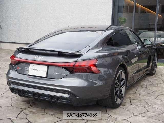 Audi E-TRON 2021-11 219699-10