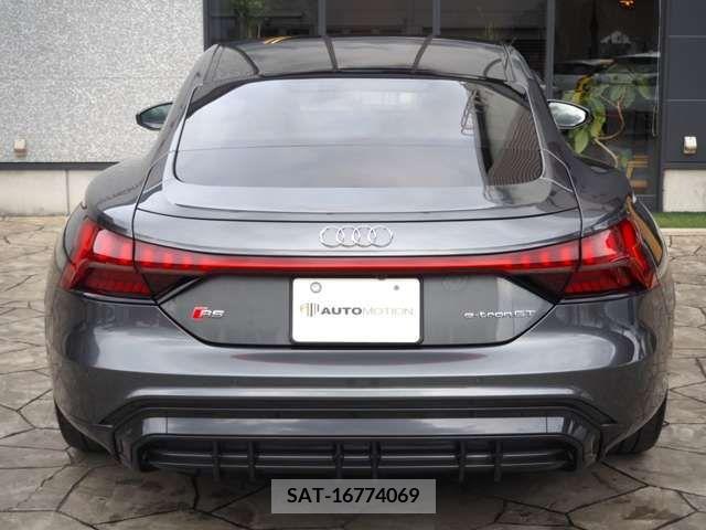 Audi E-TRON 2021-11 219699-8