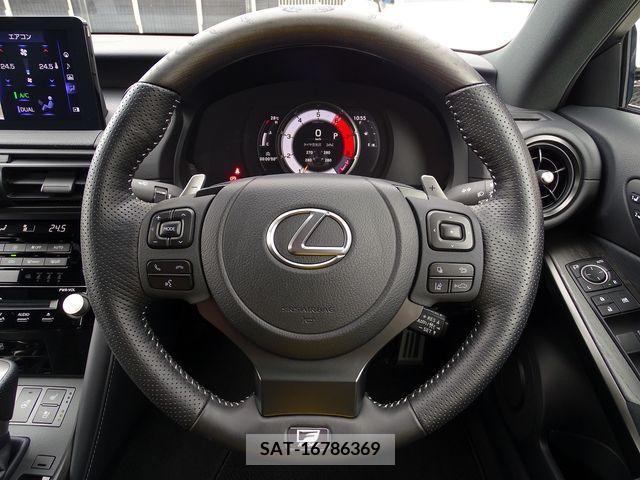 Lexus IS 2023-03 354013-19